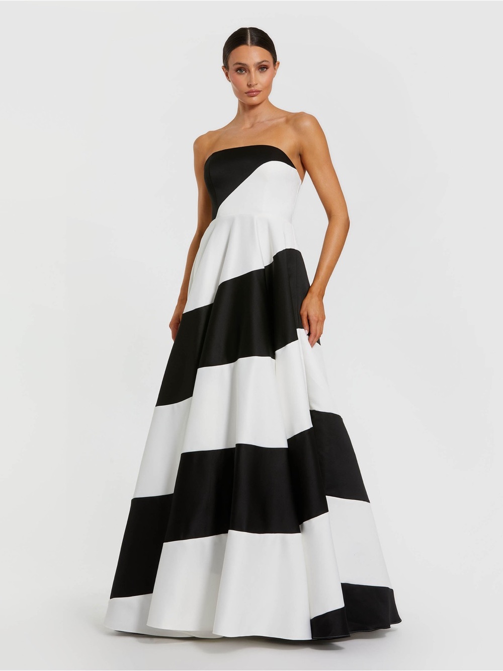 Mac Duggal 56190 Black and White Striped Satin Strapless Ball Gown sz 8 NWOT